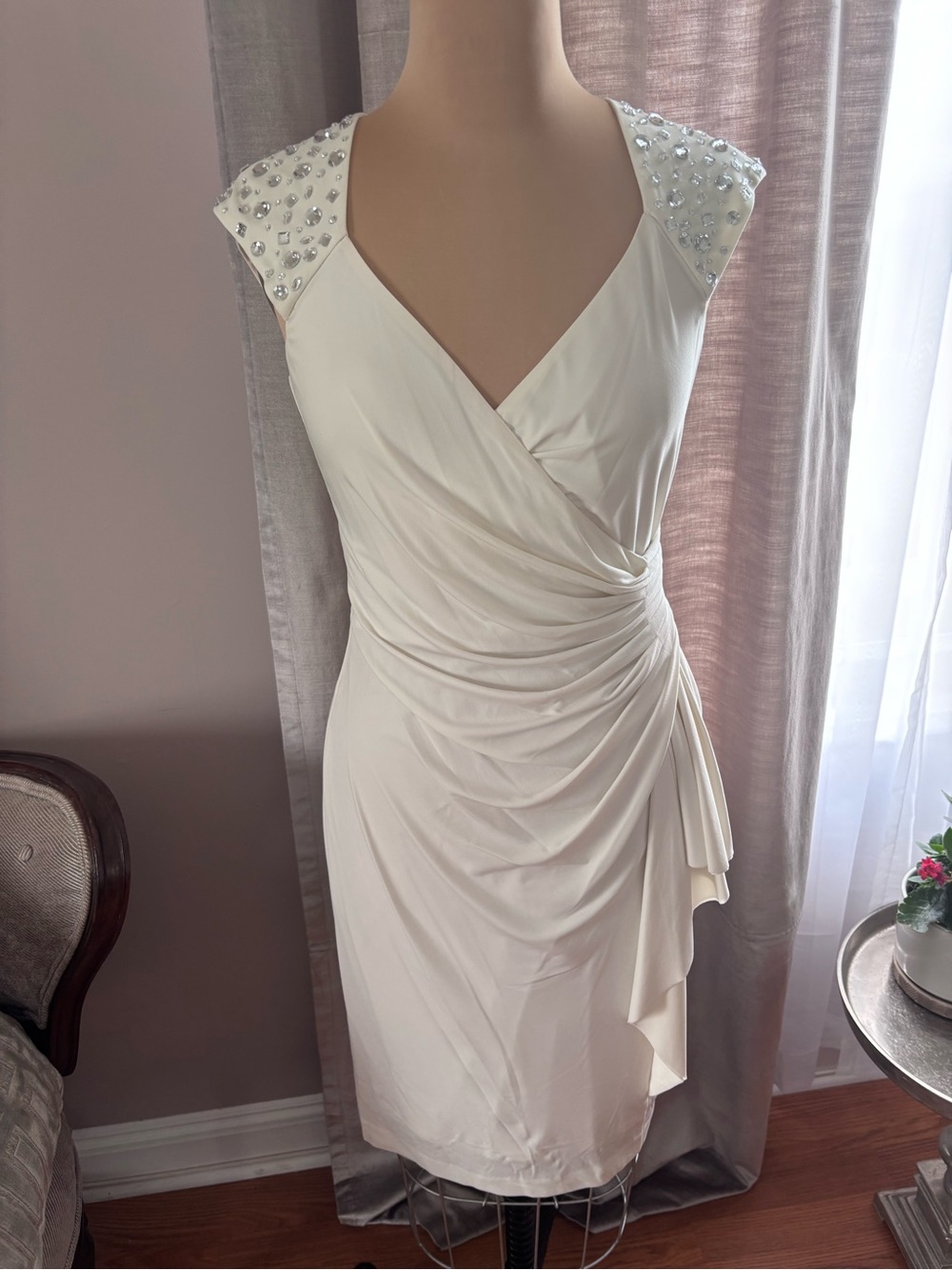 Maggy London Ruched Rhinestone Cap Sleeve Cocktail Dress White Size 6